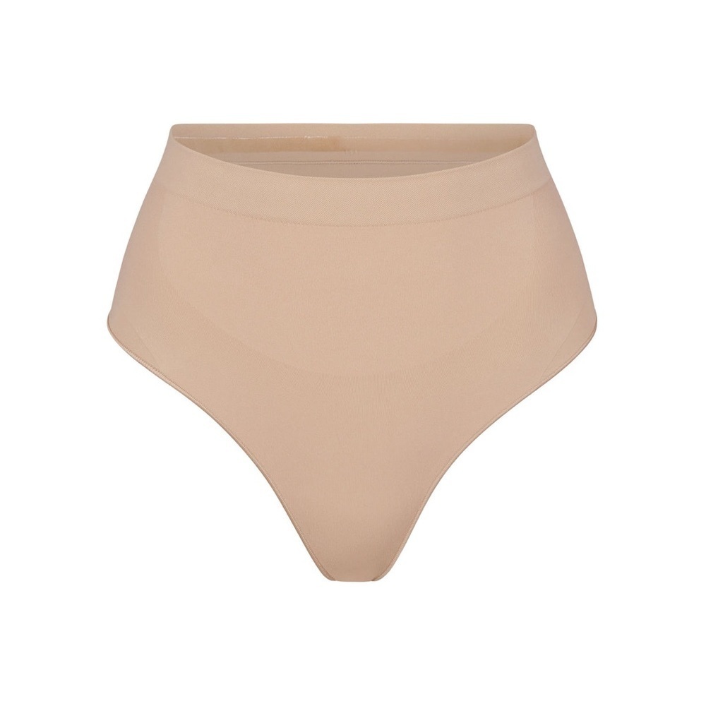 SEAMLESS SCULPT
MID WAIST THONG